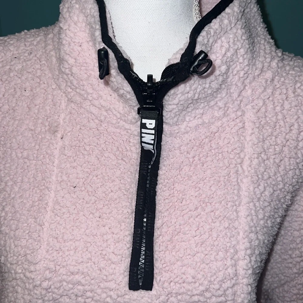 🩷VS PINK Sherpa sweatshirt in light pink!. Size L🩷 - Picture 3 of 8